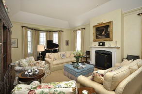 Livingroom - Country homes for sale and luxury real estate including horse farms and property in the Caledon and King City areas near Toronto
